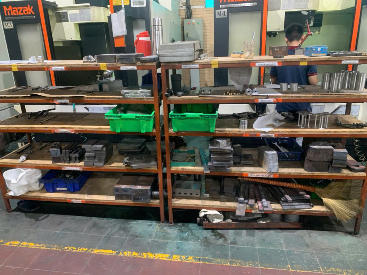 Tool shelf.jpg